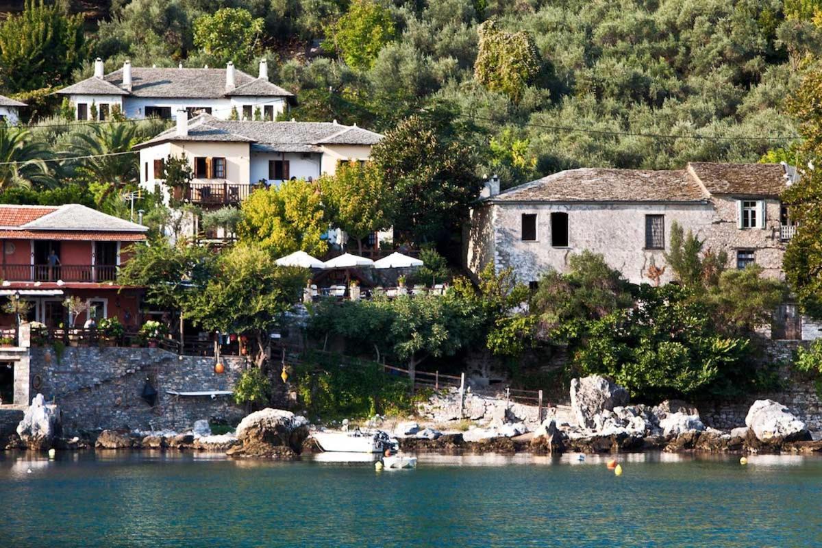 Victoria'S Guesthouse Damouchari Exteriör bild