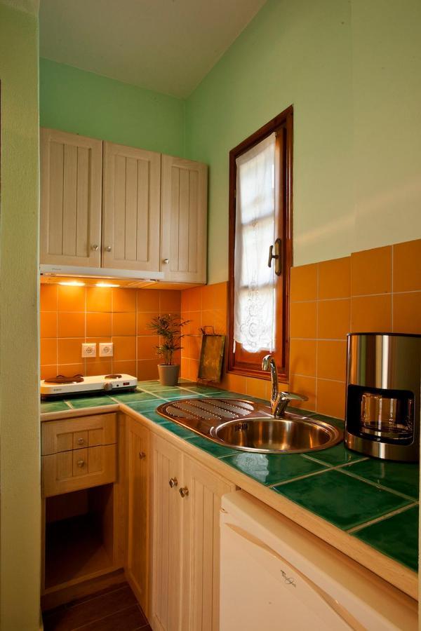 Victoria'S Guesthouse Damouchari Exteriör bild