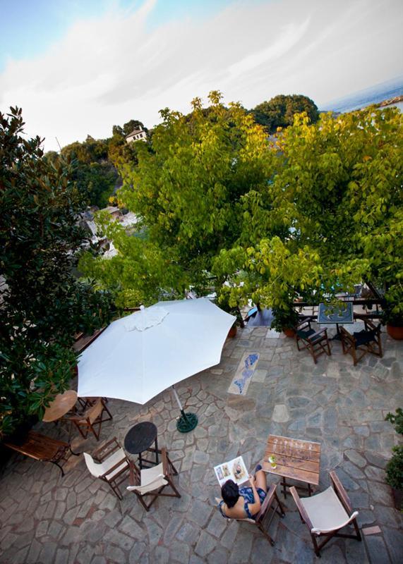 Victoria'S Guesthouse Damouchari Exteriör bild